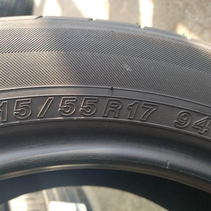 Yokohama dB Decibel E70 215/55 R17 94V