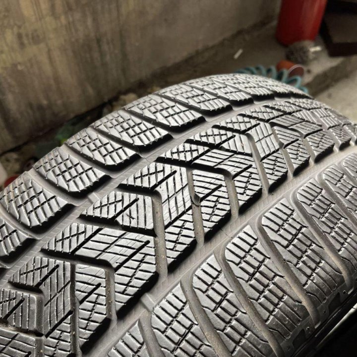 Pirelli Scorpion Winter 255/40 R21 102V