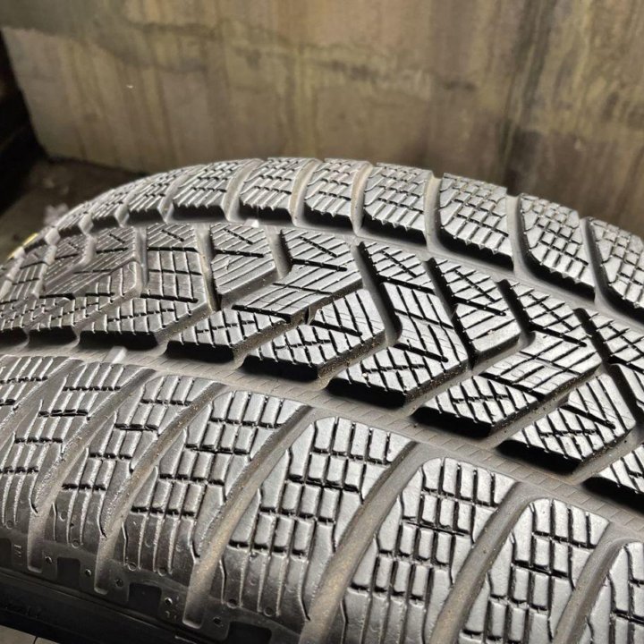 Pirelli Scorpion Winter 255/40 R21 102V