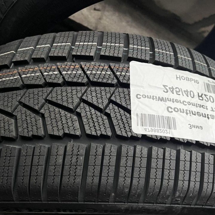 Continental ContiWinterContact TS 850P SUV 275/35 R20