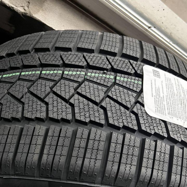 Continental ContiWinterContact TS 850P SUV 275/35 R20