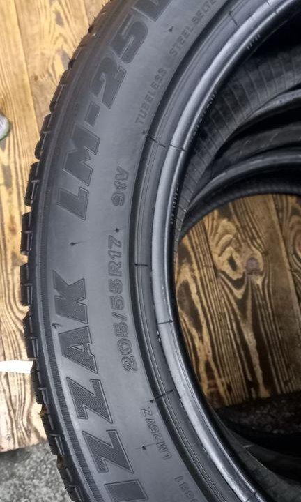 Bridgestone Blizzak LM-25 205/55 R17 91V