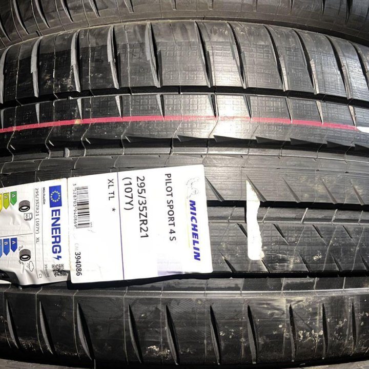 Michelin Pilot Sport 4 S 295/35 R21