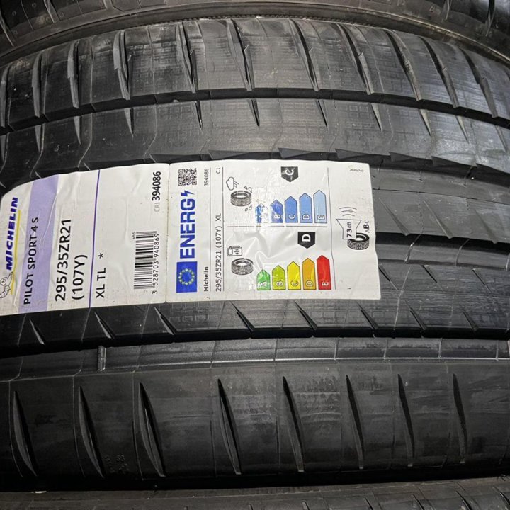 Michelin Pilot Sport 4 S 295/35 R21