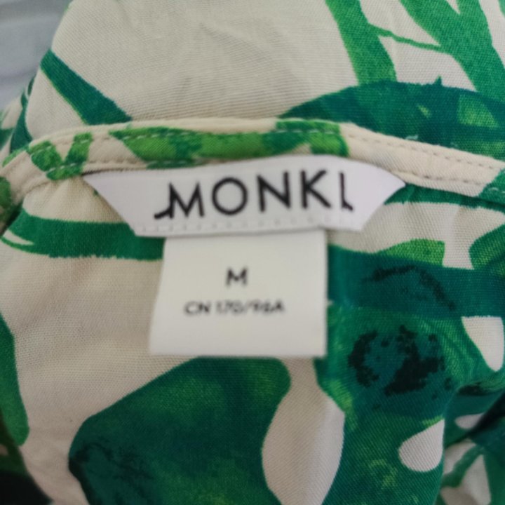 Платье Monki