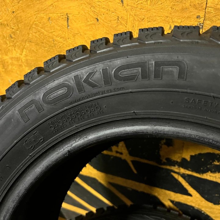 Зимние шины Nokian Nordman 5 R14 Все шипы 2шт