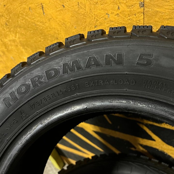 Зимние шины Nokian Nordman 5 R14 Все шипы 2шт