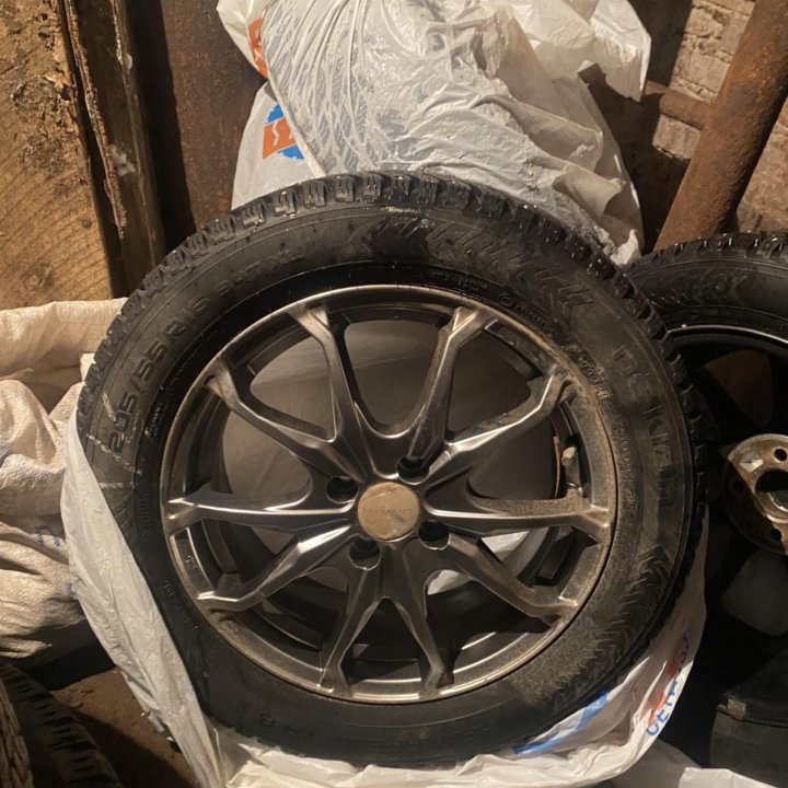 Nokian 205/55 R16