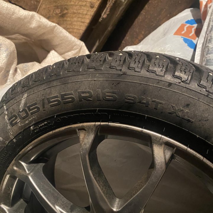 Nokian 205/55 R16