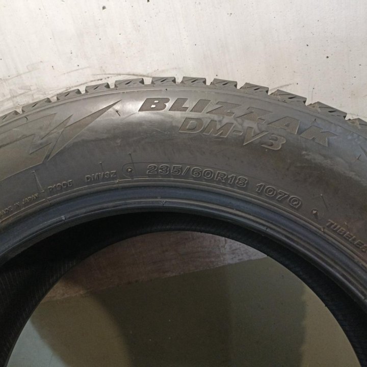 Bridgestone Blizzak DM-V3 235/60 R18 япония