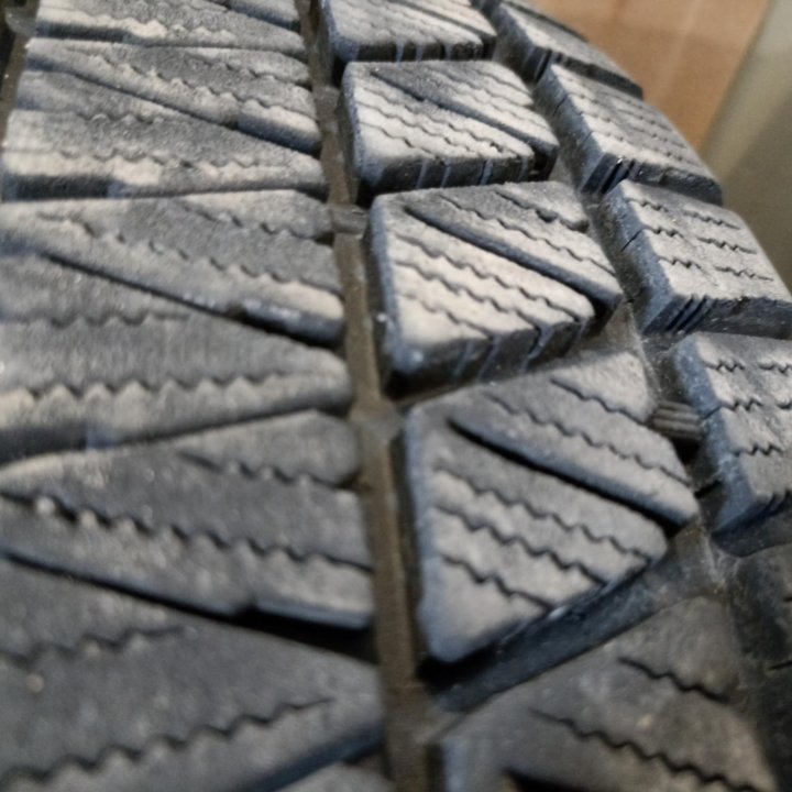 Bridgestone Blizzak DM-V3 235/60 R18 япония