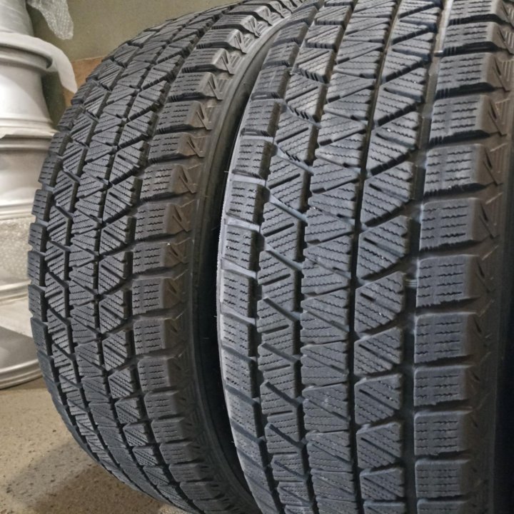 Bridgestone Blizzak DM-V3 235/60 R18 япония