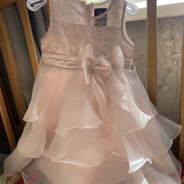 Платье праздничное