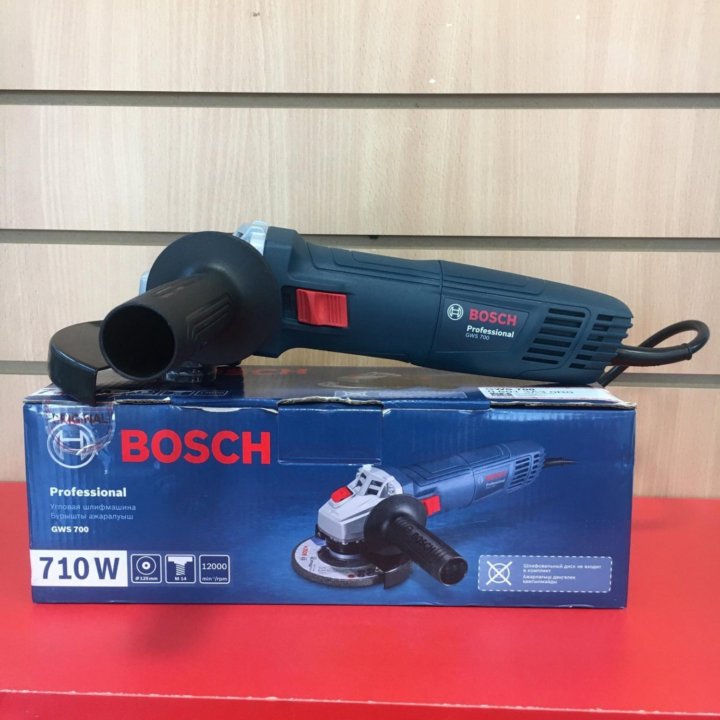 Шлифмашина угловая BOSCH GWS 700