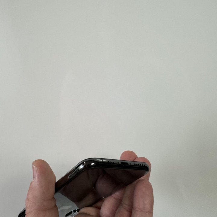 Продам iPhone XS 64Gb Black РСТ