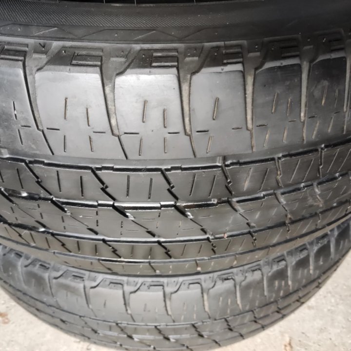 BRIDGESTONE 285/45 R22 лето 2шт