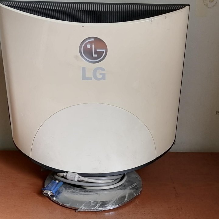 Монитор LG FLATRON L1740PQ