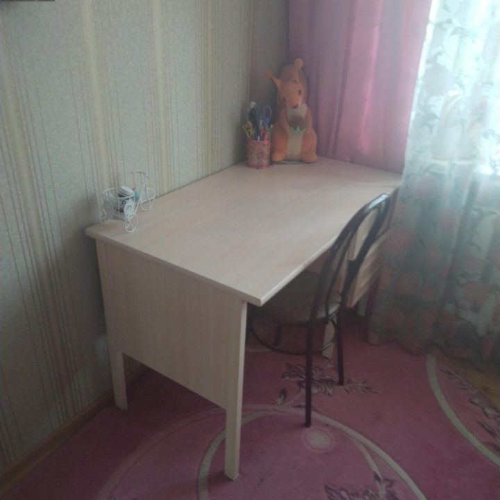 Стол письменный