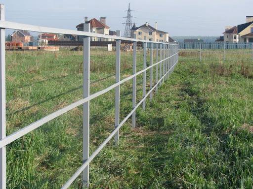 Бурение отверстий под столбы, заборы, сваи,