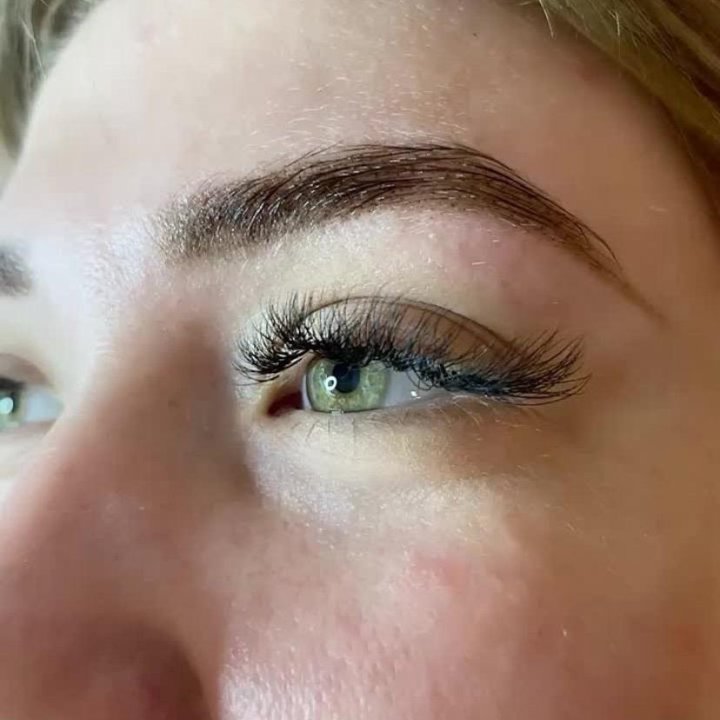 наращивание ресниц до 5D, а так же всякие эффект