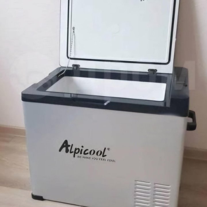 Компрессорный холодильник Alpicool C50 12/24/220V