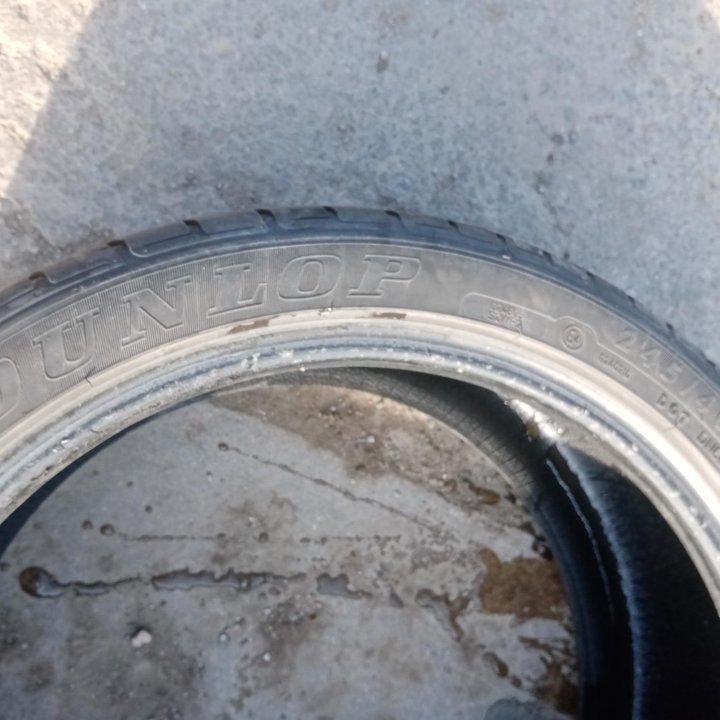 245 40 R19 Dunlop sp sport 01j