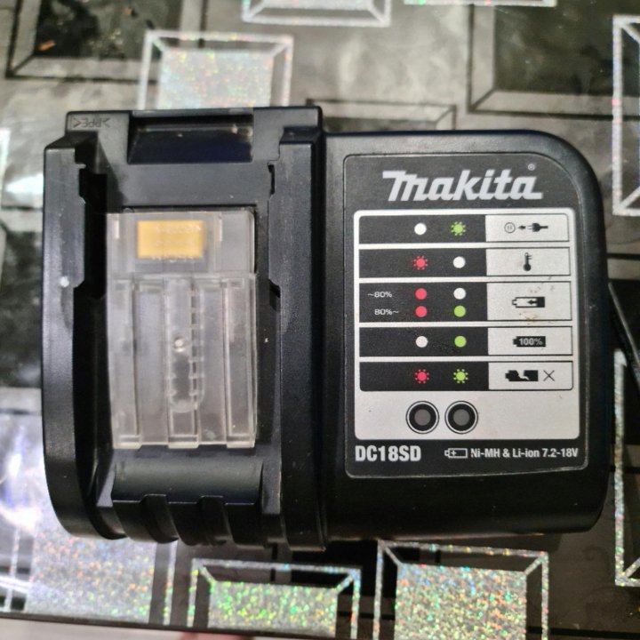 Зарядка Makita 18v