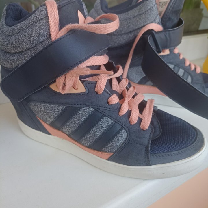 Сникерсы Adidas