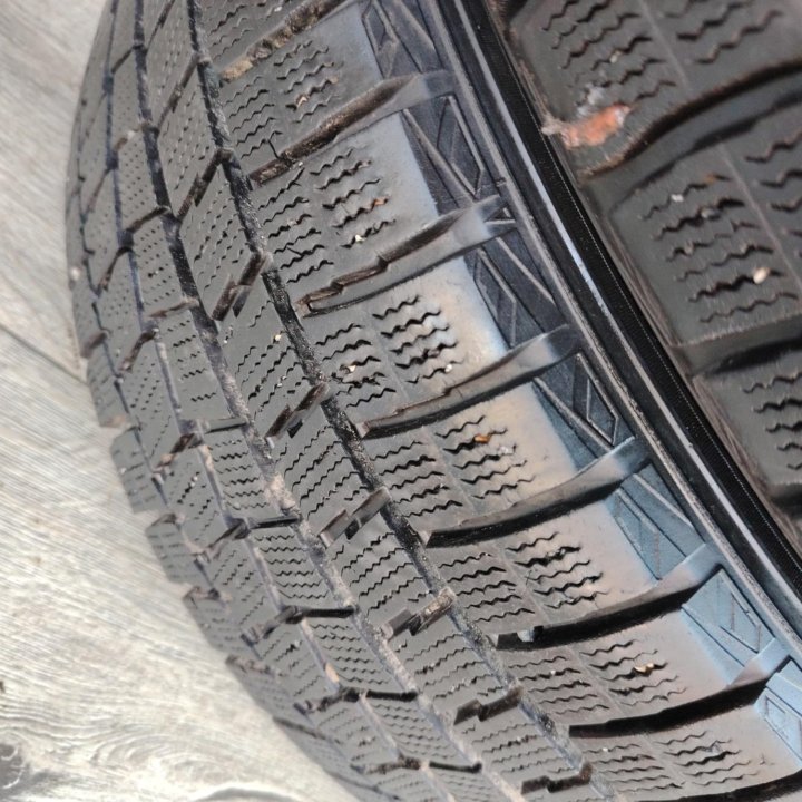 225/50/17, Dunlop Winter Maxx, 4 шт