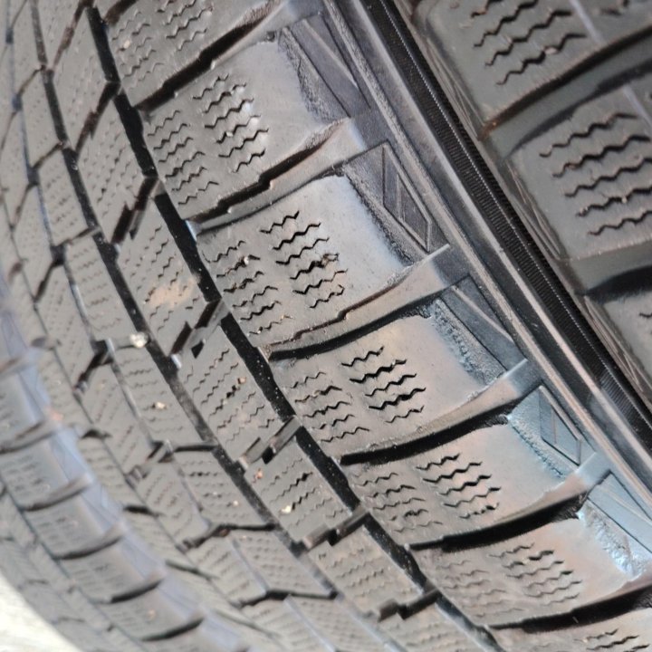 225/50/17, Dunlop Winter Maxx, 4 шт