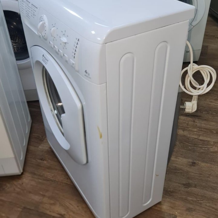 Стиральная машина Hotpoint ARUSL 105