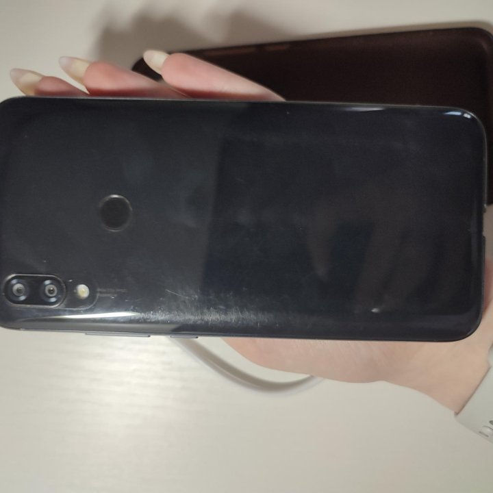 Телефон Xiaomi Redmi 7