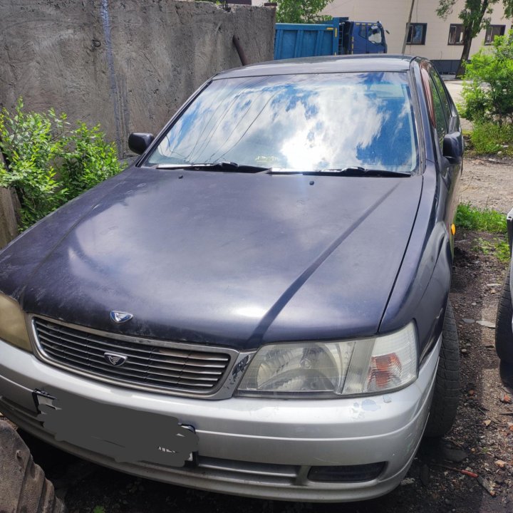 Nissan Bluebird, 1988