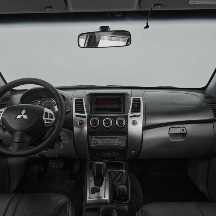 Mitsubishi Pajero Sport, 2012