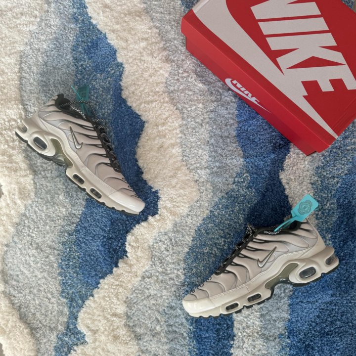 NIKE AIR MAX PLUS TN