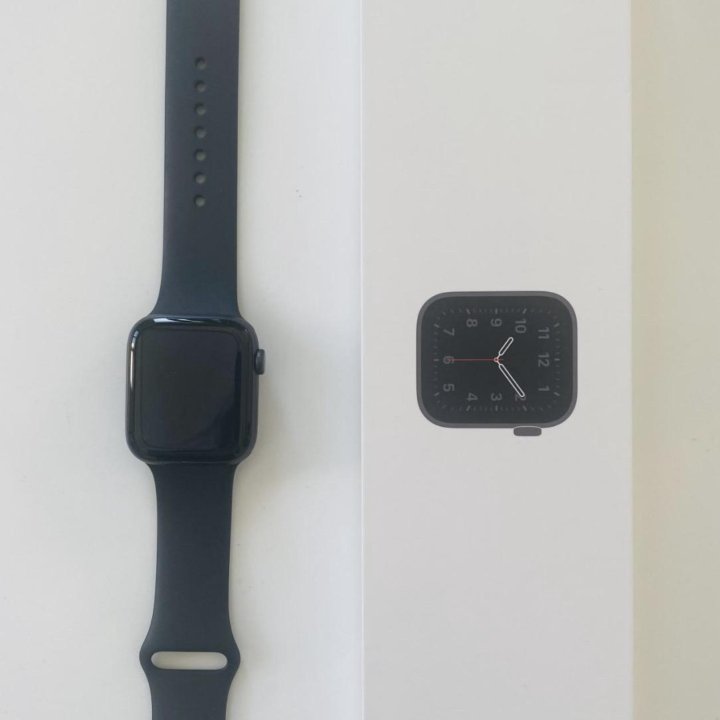 Часы Apple Watch SE 44mm