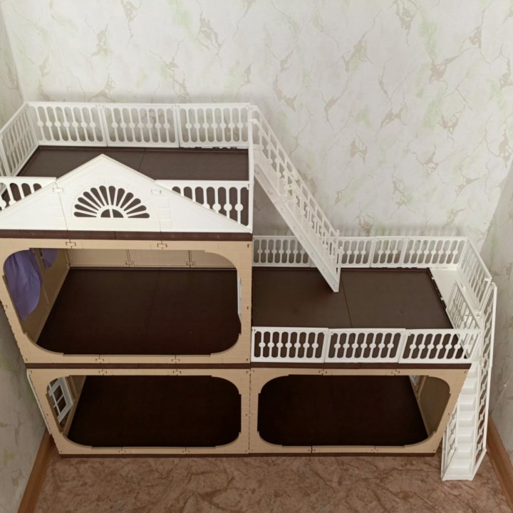 Кукольный домик .