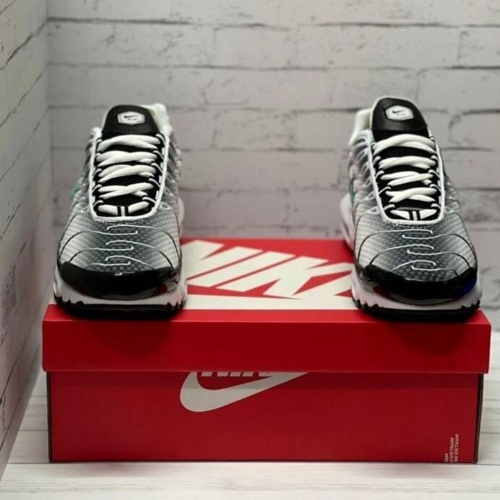 Кроссовки Nike Air Max Tn Plus