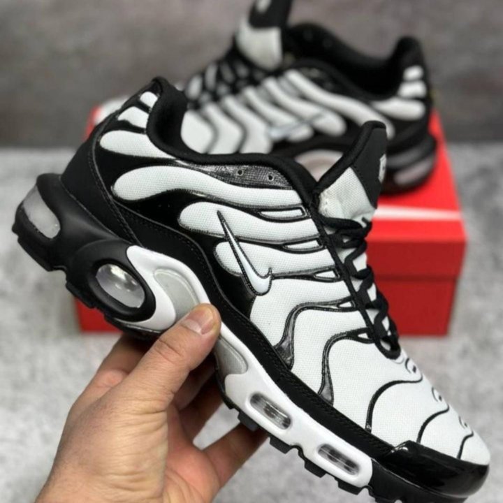 Кроссовки Nike Air Max Tn Plus