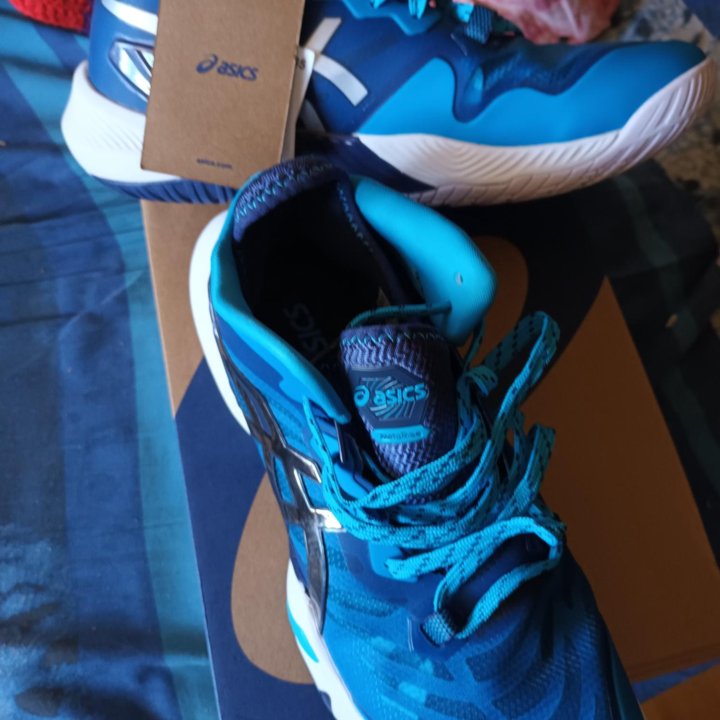 Кроссовки ASICS (оригинал, новые)