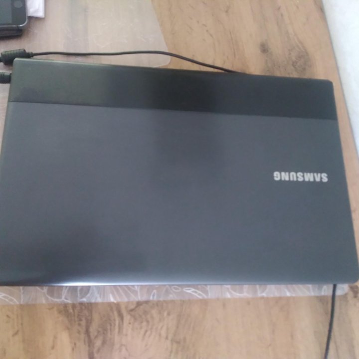 Ноутбук samsung np300e5c