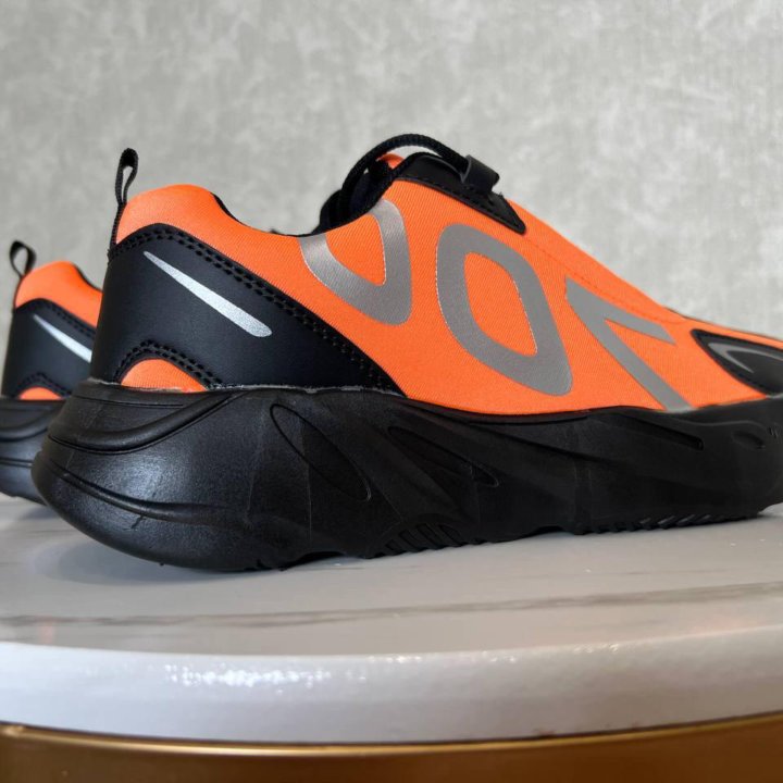 Кроссовки Adidas Yeezy boost 700