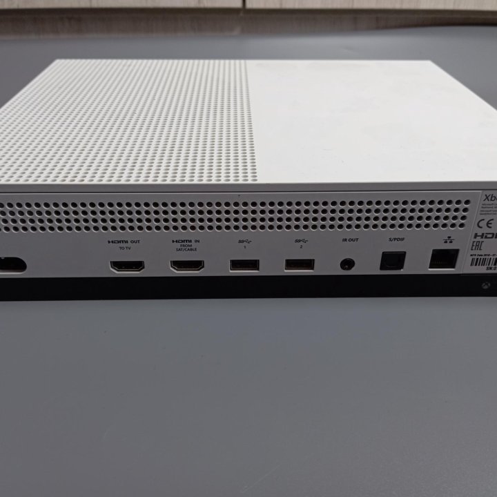 Xbox One S 1Tb+ куча игр