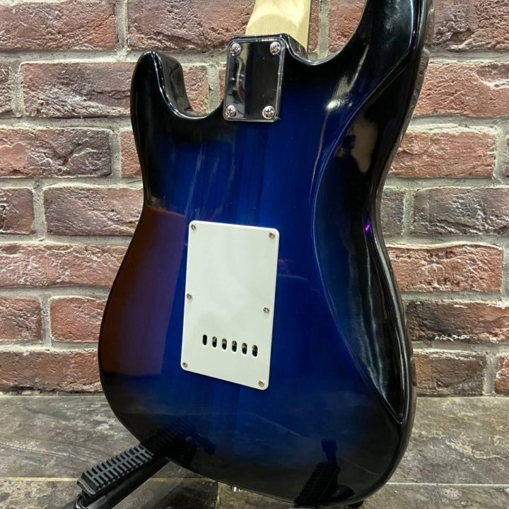 Электрогитара Stratocaster HSS + Аксессуар