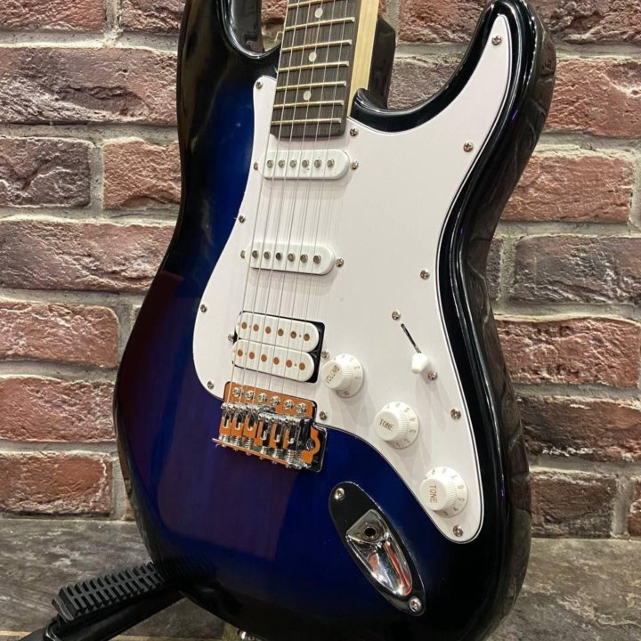 Электрогитара Stratocaster HSS + Аксессуар