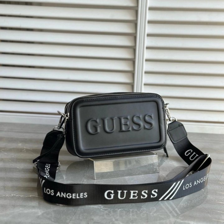 Сумка Guess