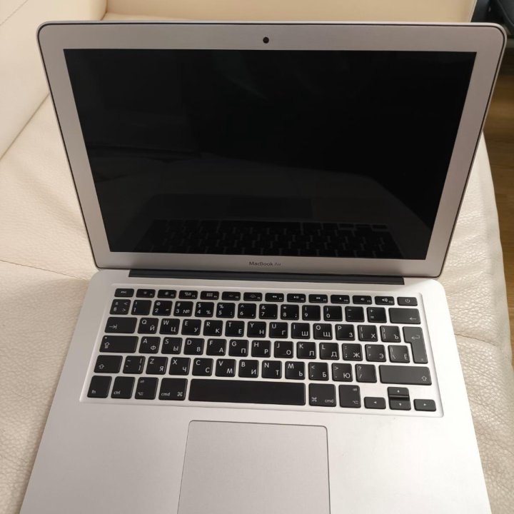 MacBook Air 13 2015 с 8gb ОЗУ , CORE i5 1,6ghz x 4