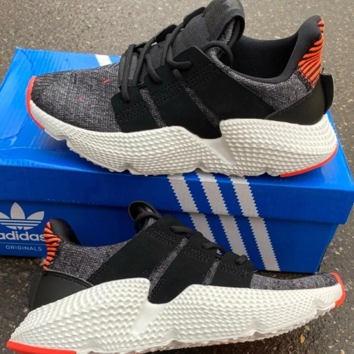 Кроссовки Adidas новые