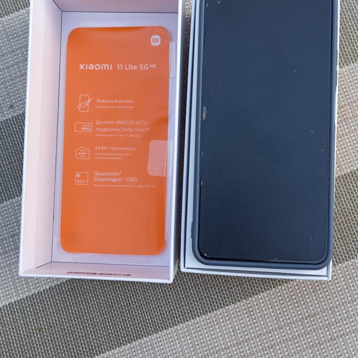 Xiaomi Mi 11 Lite 5G NE, 8/128 ГБ.