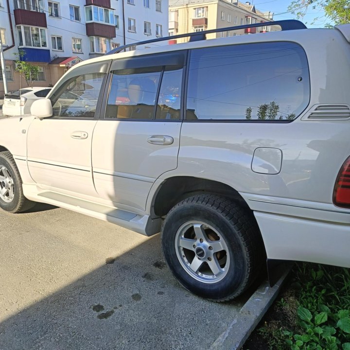 Toyota Land Cruiser, 2001